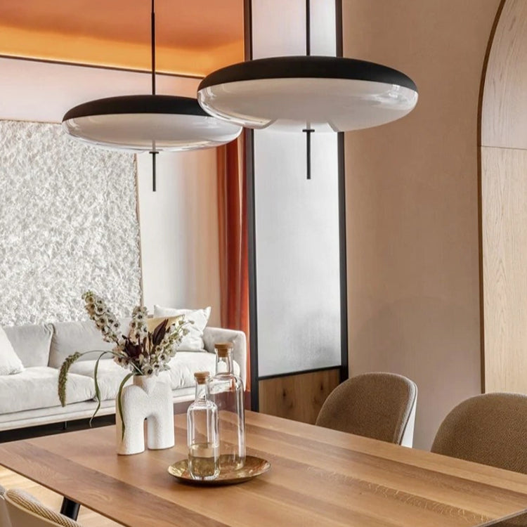 Bauhaus Elegance – Mid-Century Inspired Pendant Light