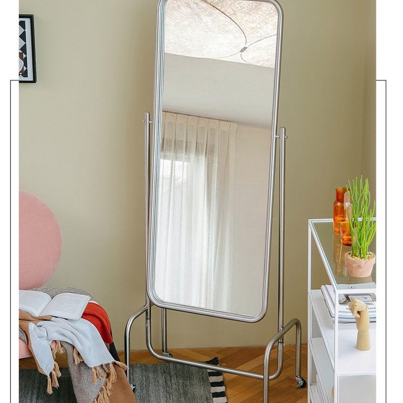 SleekMove Full-Length Mirror – Reflect Your Best Look