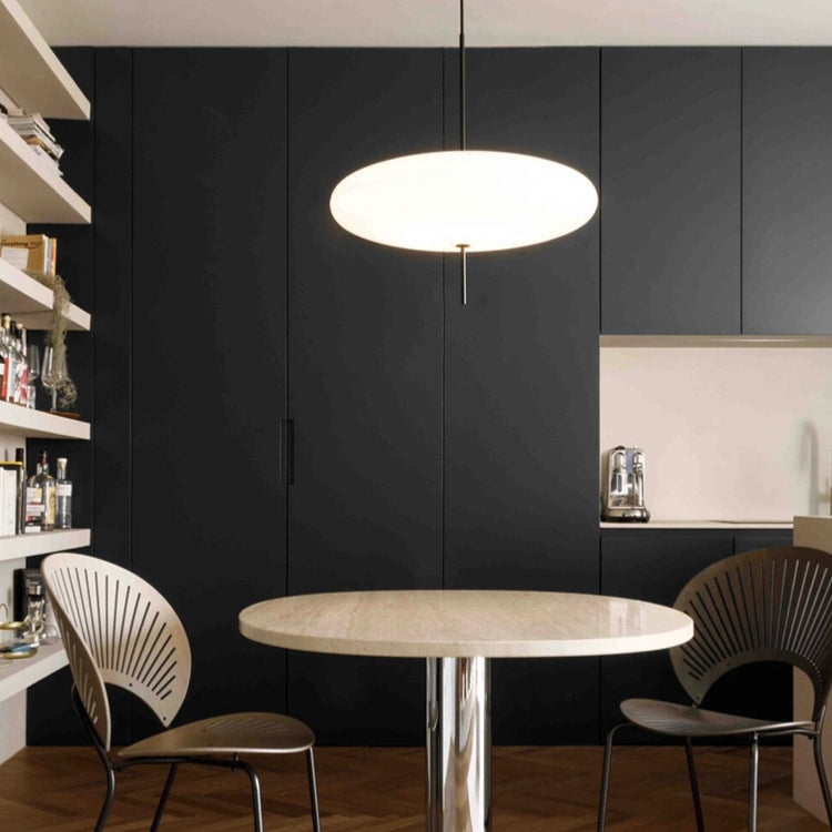 Bauhaus Elegance – Mid-Century Inspired Pendant Light