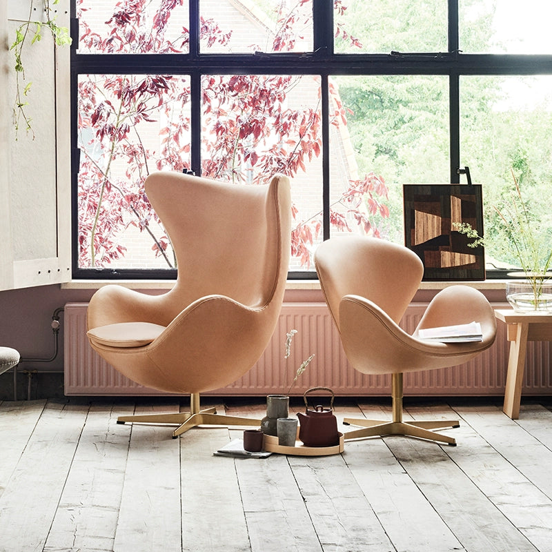 Swan Chair-An Elegant Swan Dwelling Indoors