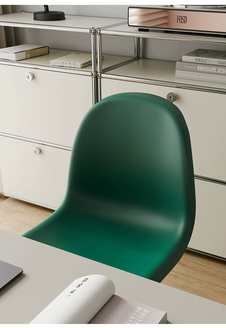 Panton Chair-The Triple Convergence of Technological Innovation, Aesthetic Revolution, and Cultural Symbols
