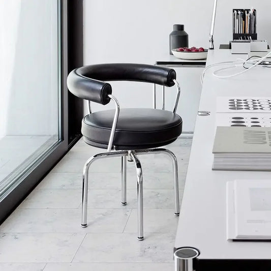 LC7 Chair-An Industrial-Style Concerto of Steel and Leather