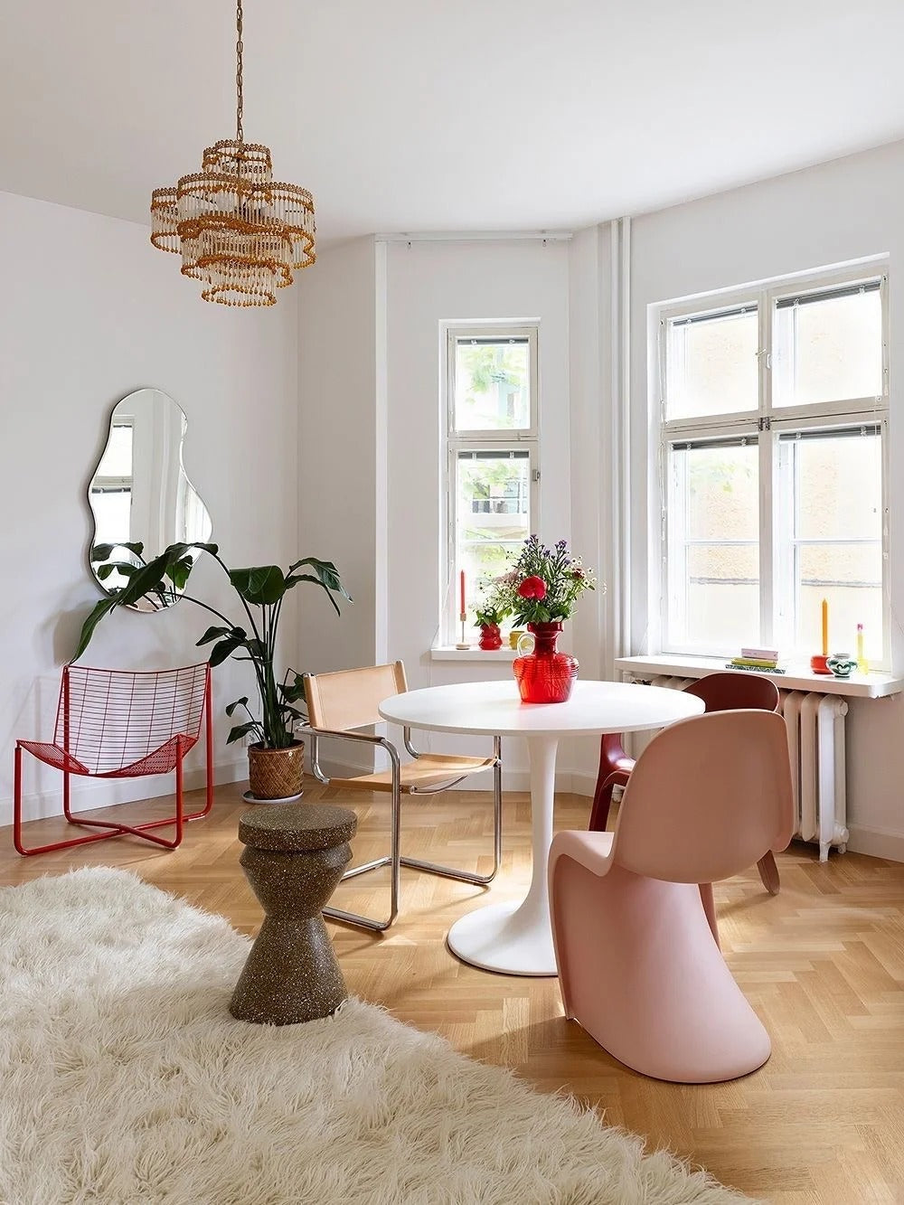Panton Chair-The Triple Convergence of Technological Innovation, Aesthetic Revolution, and Cultural Symbols