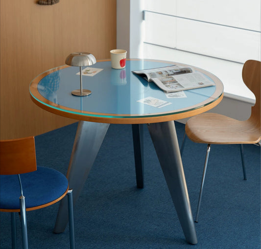 Mid-Century Bauhaus Round Table — Timeless Design & Elegance for Compact Spaces
