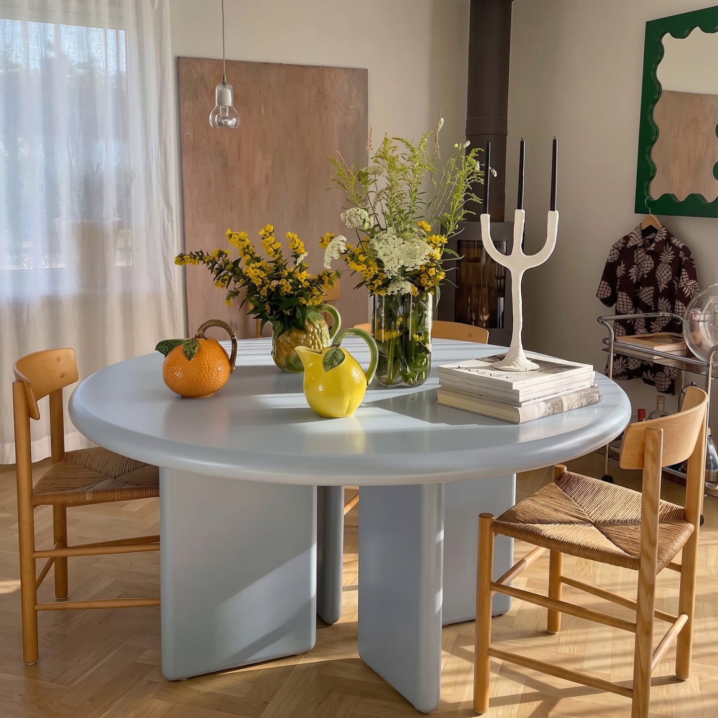 Memphis Round Dining Table – Modern Sculptural Pedestal Table