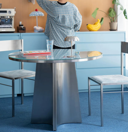 Table à manger ronde Harman — Design Bauhaus vintage pour petits espaces