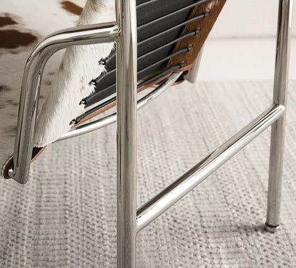 Le Corbusier LC1 Lounge Chair Replica — A Mid-Century Bauhaus Masterpiece