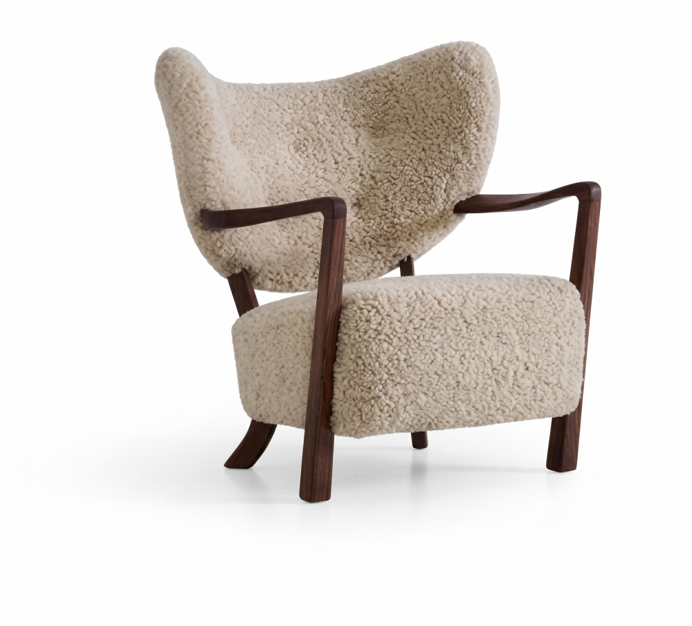 Woolf Lounge Chair – Sculptural Comfort in Soft Shearling Texture