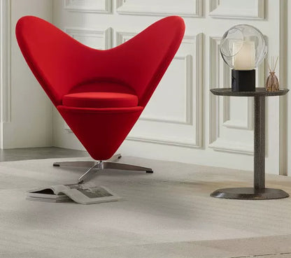 Sillón giratorio Designer Heart: una fusión de estilo romántico y comodidad diaria