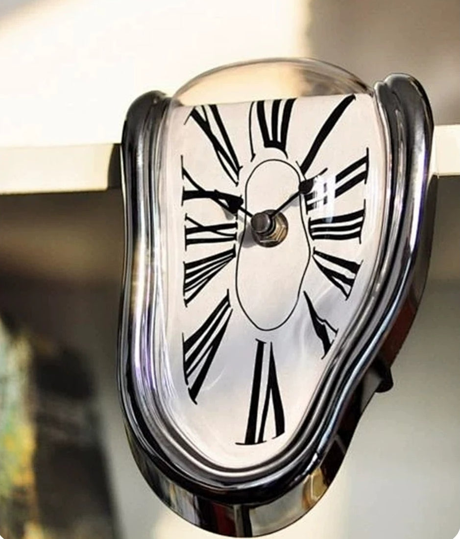 Surrealist Melting Clock – Retro Roman Numeral Desk Corner Clock for Creative Home Decor