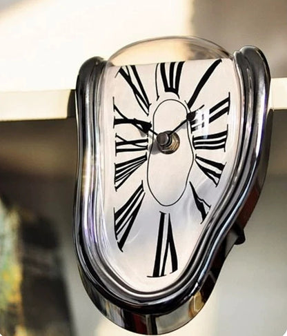 Surrealist Melting Clock – Retro Roman Numeral Desk Corner Clock for Creative Home Decor