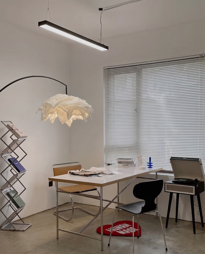 MR Cantilever Chair-An Artistic Sense That Spans a Century