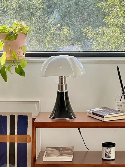 Pipistrello Table Lamp – A Mid-Century Modern Classic With Touch-Dimmable Elegance
