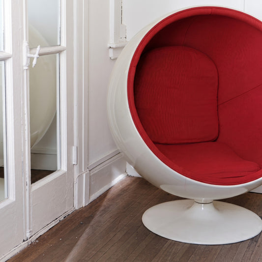 Eero Aarnio Ball Chair – Space Age Fiberglass Swivel Pod Chair