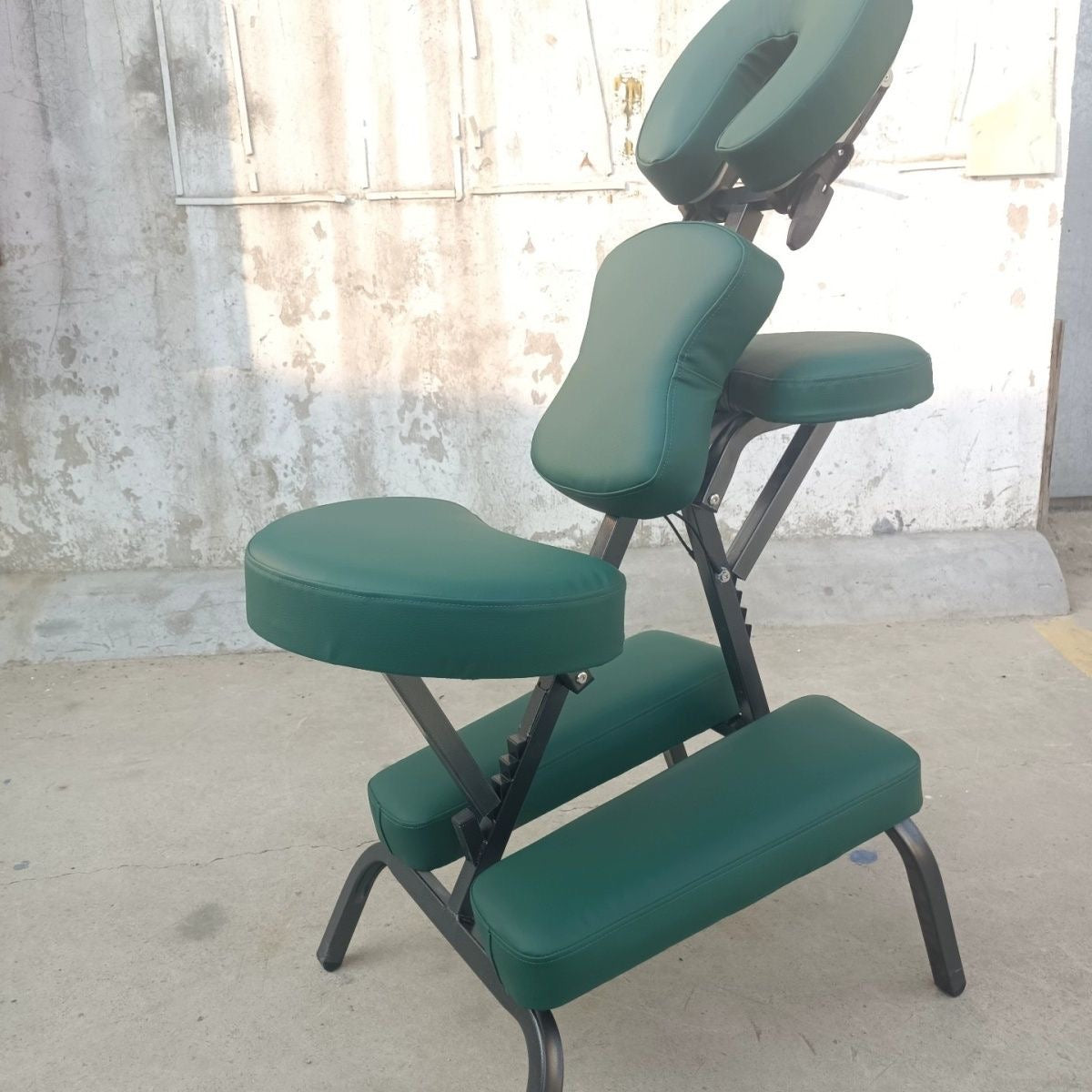 Foldable Tattoo & Acupuncture Massage Chair – Portable TCM Therapy, Gua Sha, and Reclining Stool