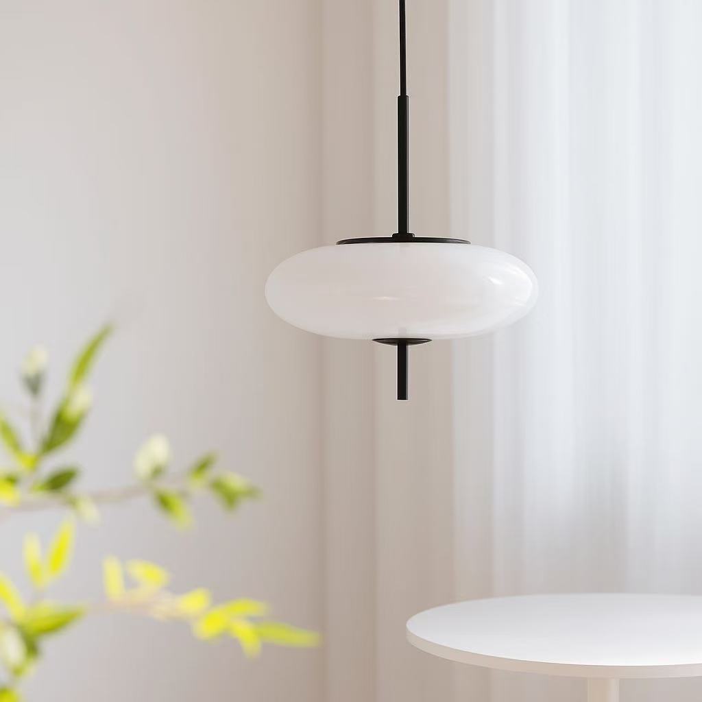 Bauhaus Elegance – Mid-Century Inspired Pendant Light