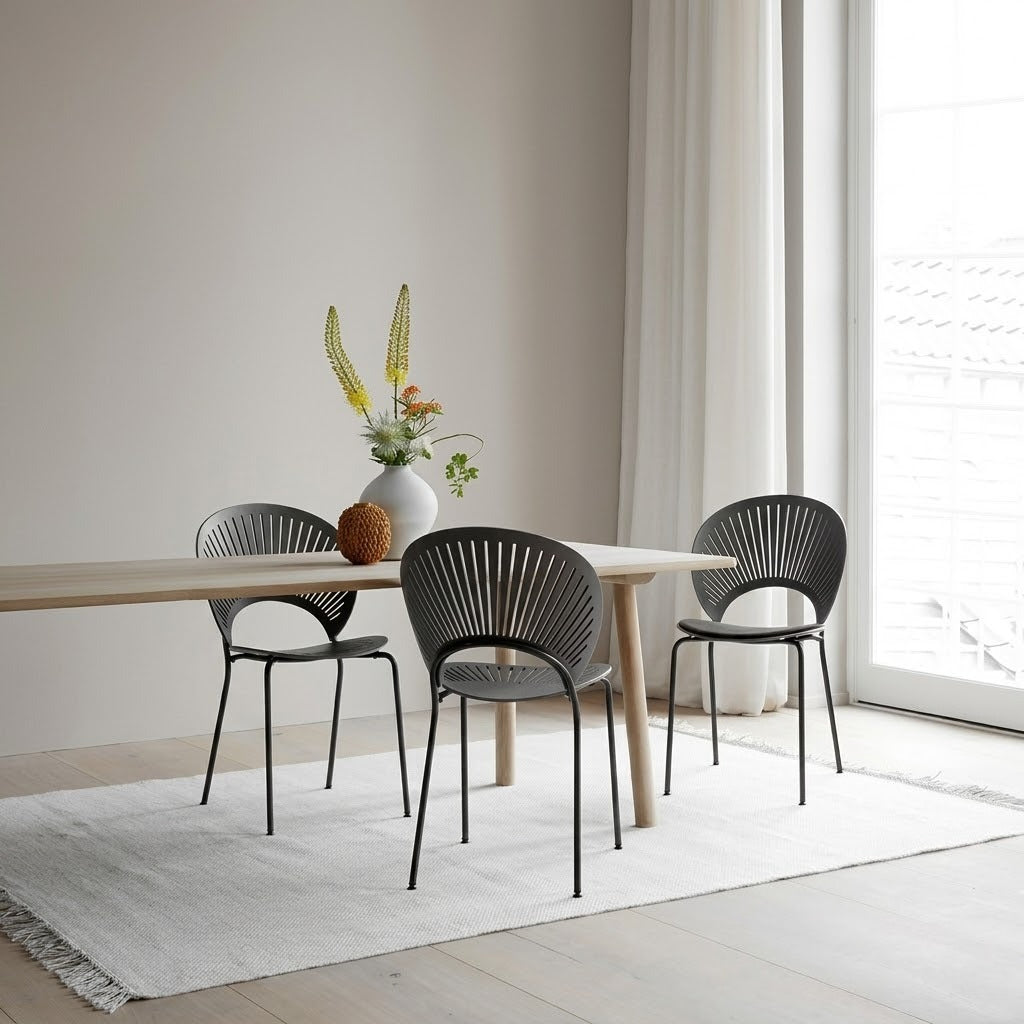 Trinidad Chair – Iconic Scandinavian Bentwood Dining Chair