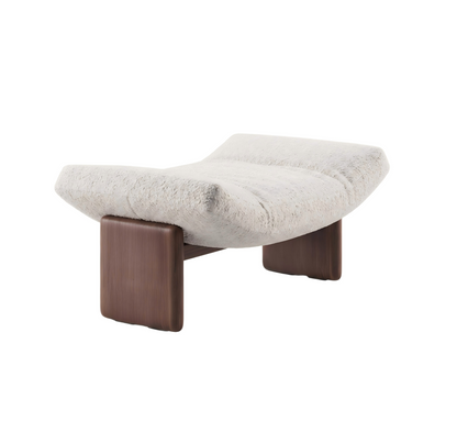 Cassina Emmi Armchair by Minotti – Modern Elegance & Curvaceous Design