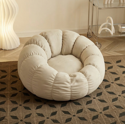 Pumpkin Bliss: sillón reclinable de suelo color crema para dormitorios y balcones acogedores