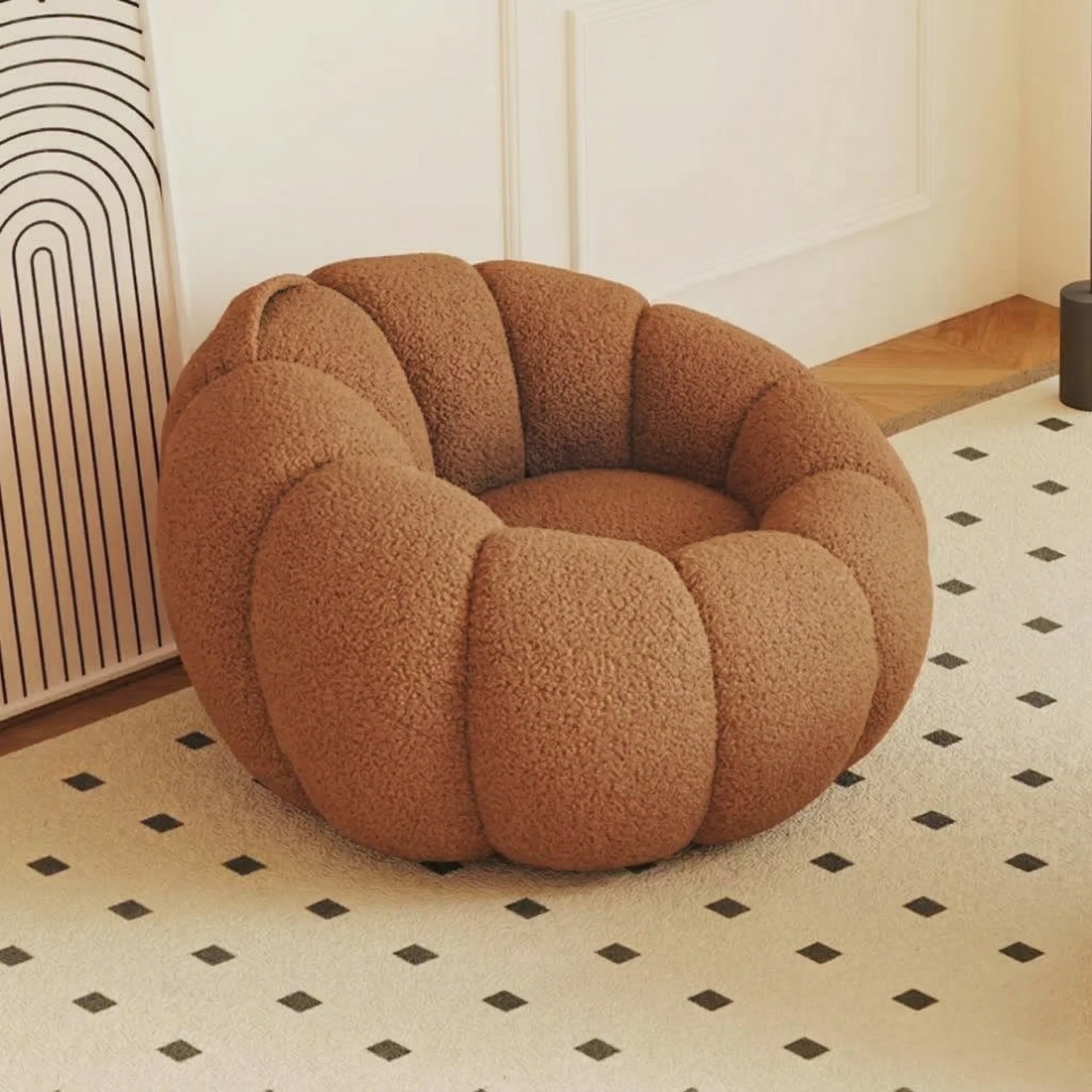 Pumpkin Bliss: sillón reclinable de suelo color crema para dormitorios y balcones acogedores