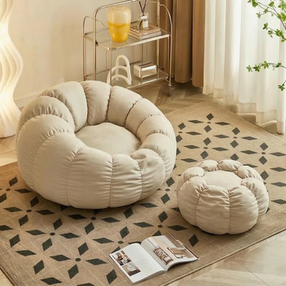 Pumpkin Bliss: sillón reclinable de suelo color crema para dormitorios y balcones acogedores
