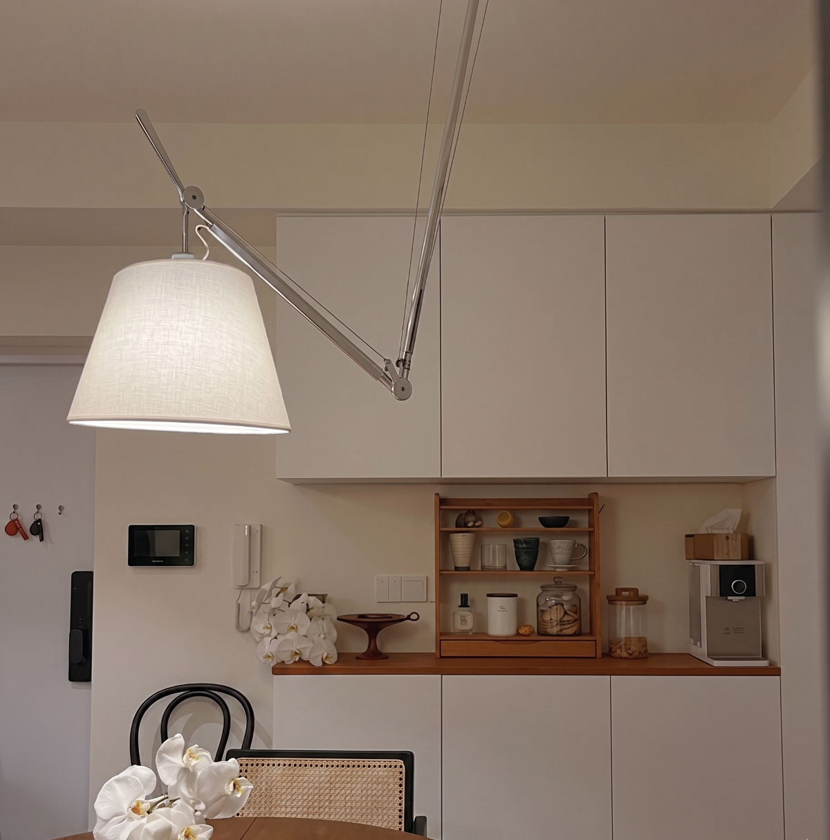 Tolomeo Decentrata Lamp-The Poetics of the Cantilever