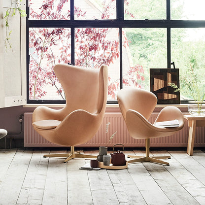 Swan Chair-An Elegant Swan Dwelling Indoors