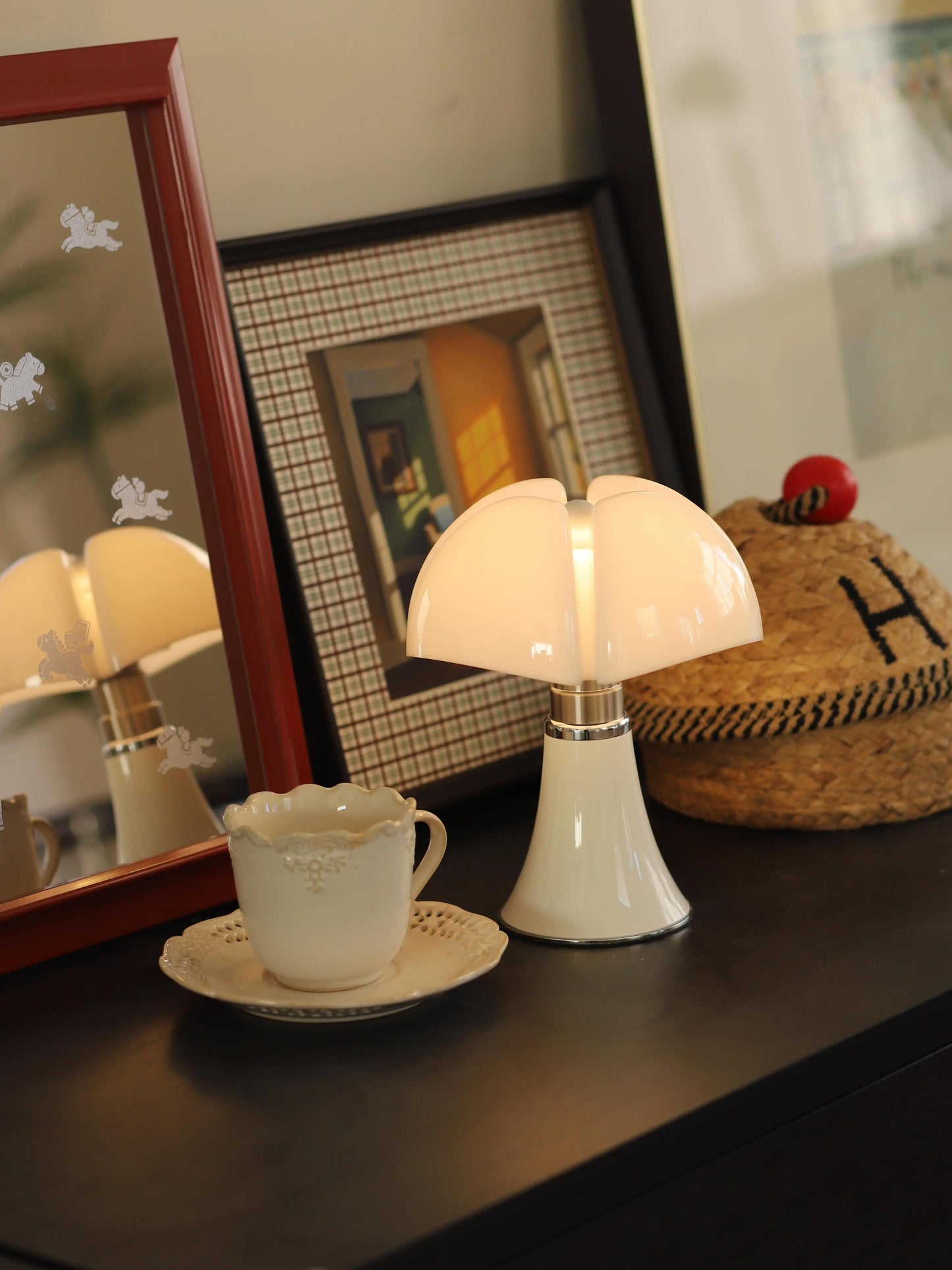 Pipistrello Table Lamp – A Mid-Century Modern Classic With Touch-Dimmable Elegance