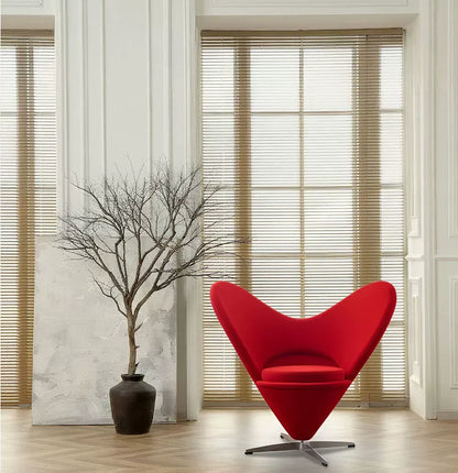 Sillón giratorio Designer Heart: una fusión de estilo romántico y comodidad diaria