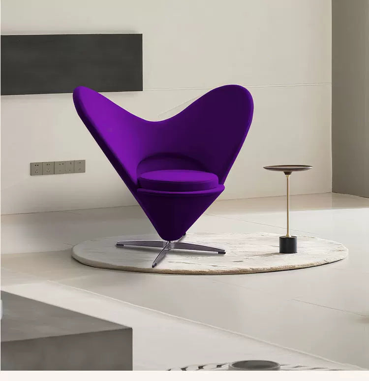 Sillón giratorio Designer Heart: una fusión de estilo romántico y comodidad diaria