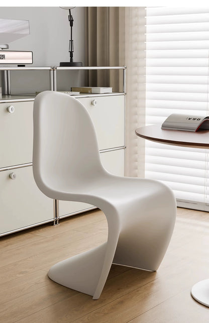 Panton Chair-The Triple Convergence of Technological Innovation, Aesthetic Revolution, and Cultural Symbols