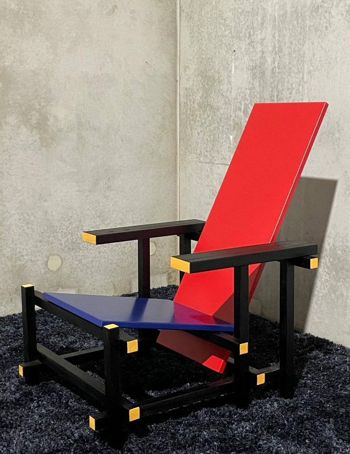 Red and Blue Chair & Memphis Chess Side Table – Minimalist Master Design for Artistic Leisure