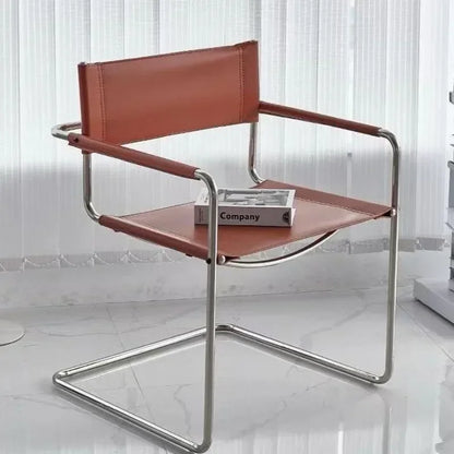 Chaise cantilever de style – Élégante, emblématique, sans effort 