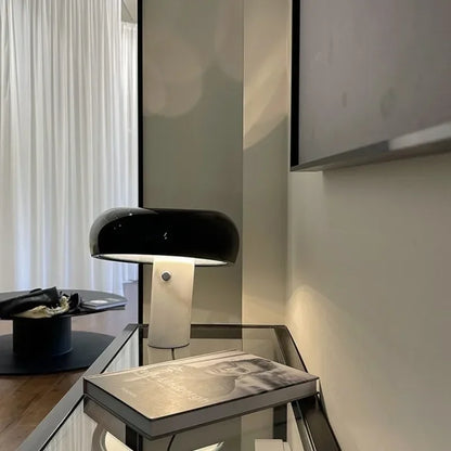 Snoopy Table Lamp-Masterful Classic Design, Illuminating Artistry in Your Home