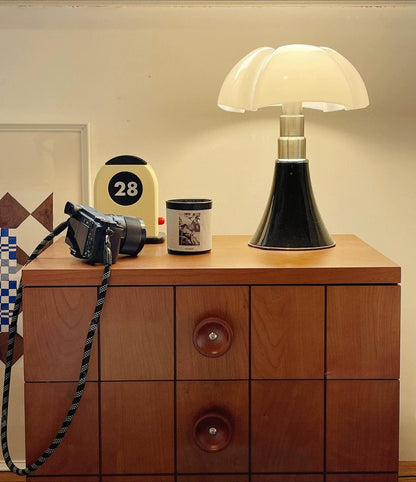 Pipistrello Table Lamp – A Mid-Century Modern Classic With Touch-Dimmable Elegance