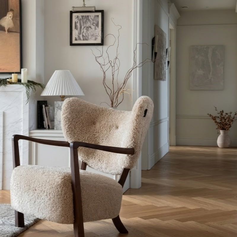 Woolf Lounge Chair – Sculptural Comfort in Soft Shearling Texture