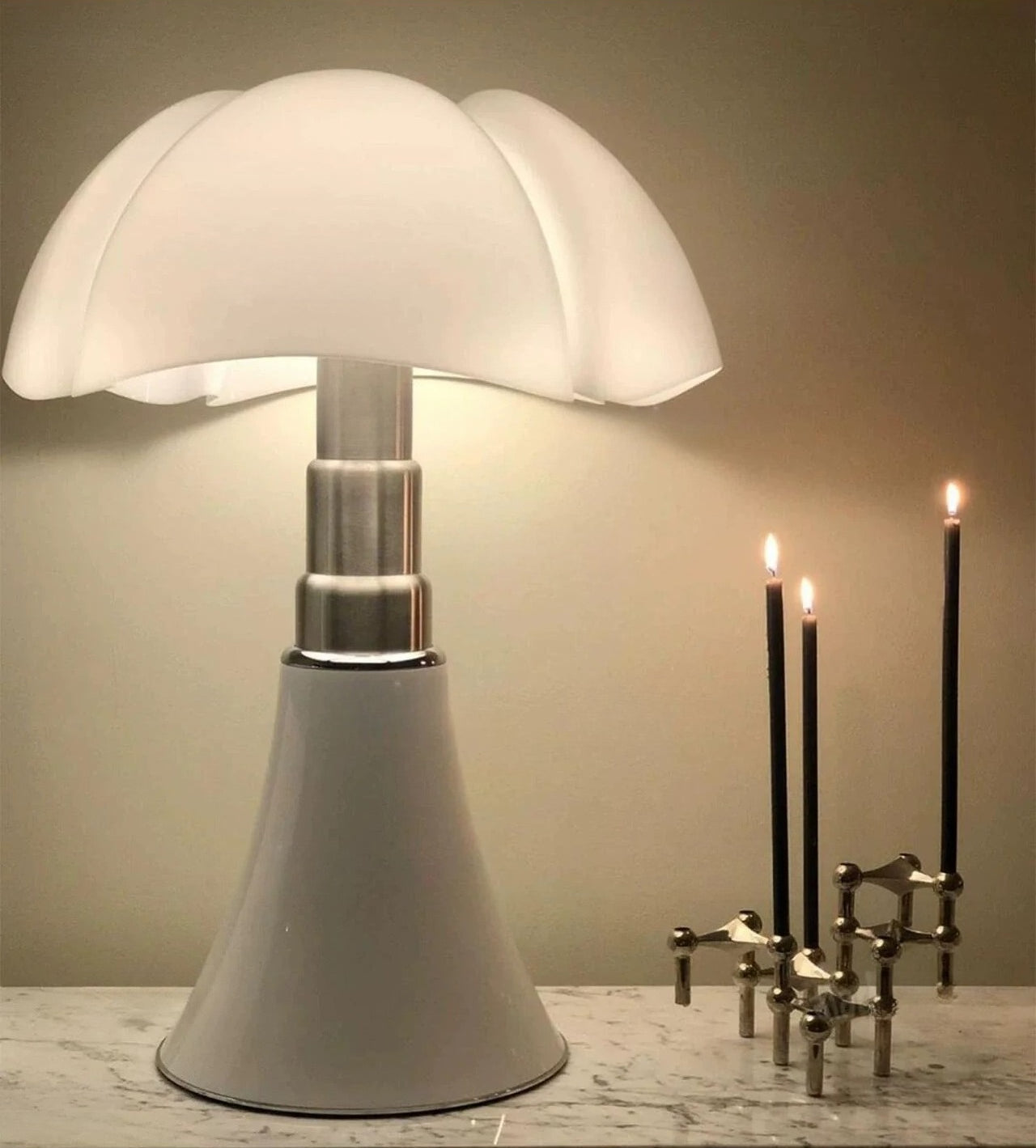 Pipistrello Table Lamp – A Mid-Century Modern Classic With Touch-Dimmable Elegance