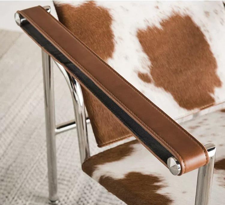 Le Corbusier LC1 Lounge Chair Replica — A Mid-Century Bauhaus Masterpiece