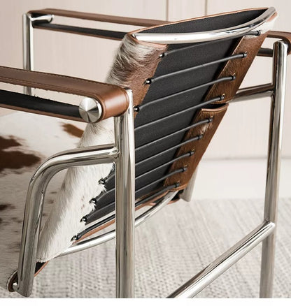 Le Corbusier LC1 Lounge Chair Replica — A Mid-Century Bauhaus Masterpiece