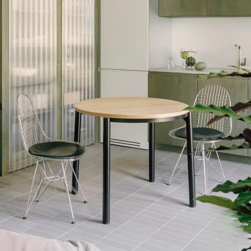 Eames Wire Chair for Herman Miller – A Mid-Century Modern Icon in Woven Steel