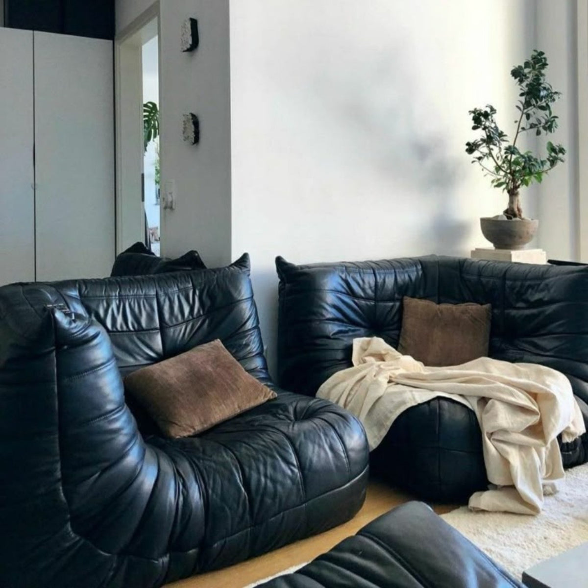 Divano angolare Togo: comfort senza sforzo e stile intramontabile