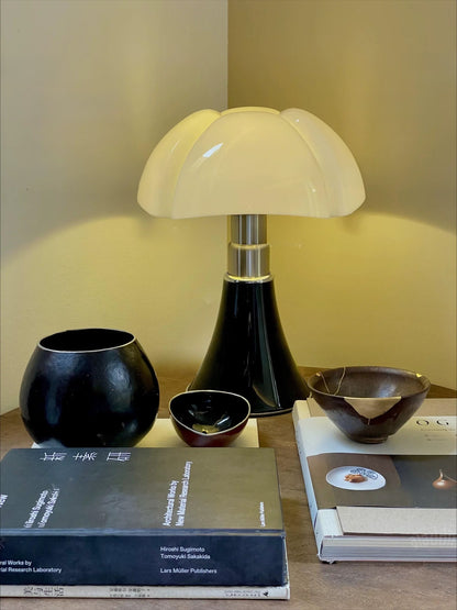 Pipistrello Table Lamp – A Mid-Century Modern Classic With Touch-Dimmable Elegance