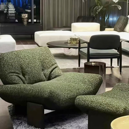 Cassina Emmi Armchair by Minotti – Modern Elegance & Curvaceous Design