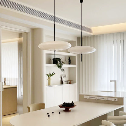 Bauhaus Elegance – Mid-Century Inspired Pendant Light