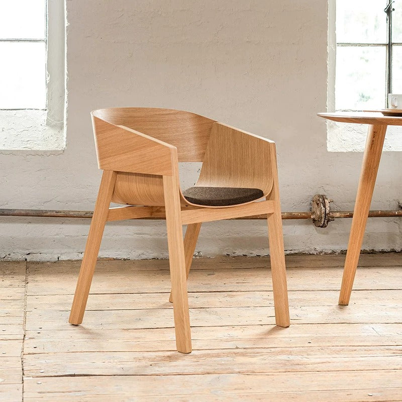 Nordic Solid Wood Dining Chair – Modern Minimalist Designer Armchair for Home & Cafe
