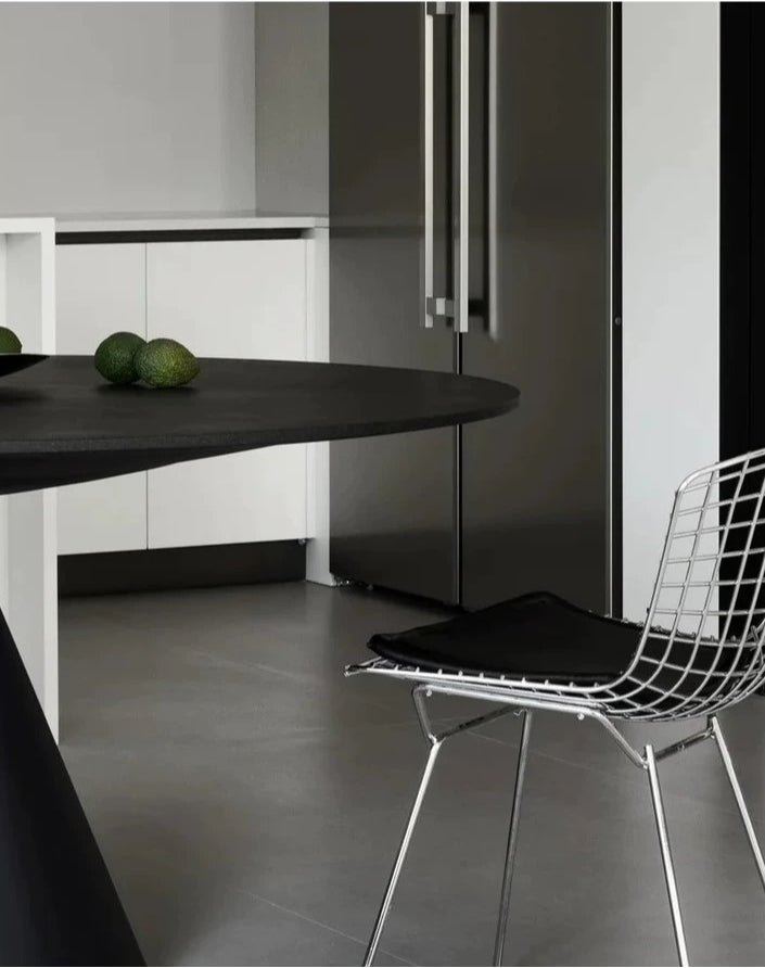 Mid-Century Modern Bauhaus Dining Chair — Minimalist Designer Steel Backrest Chair for Home