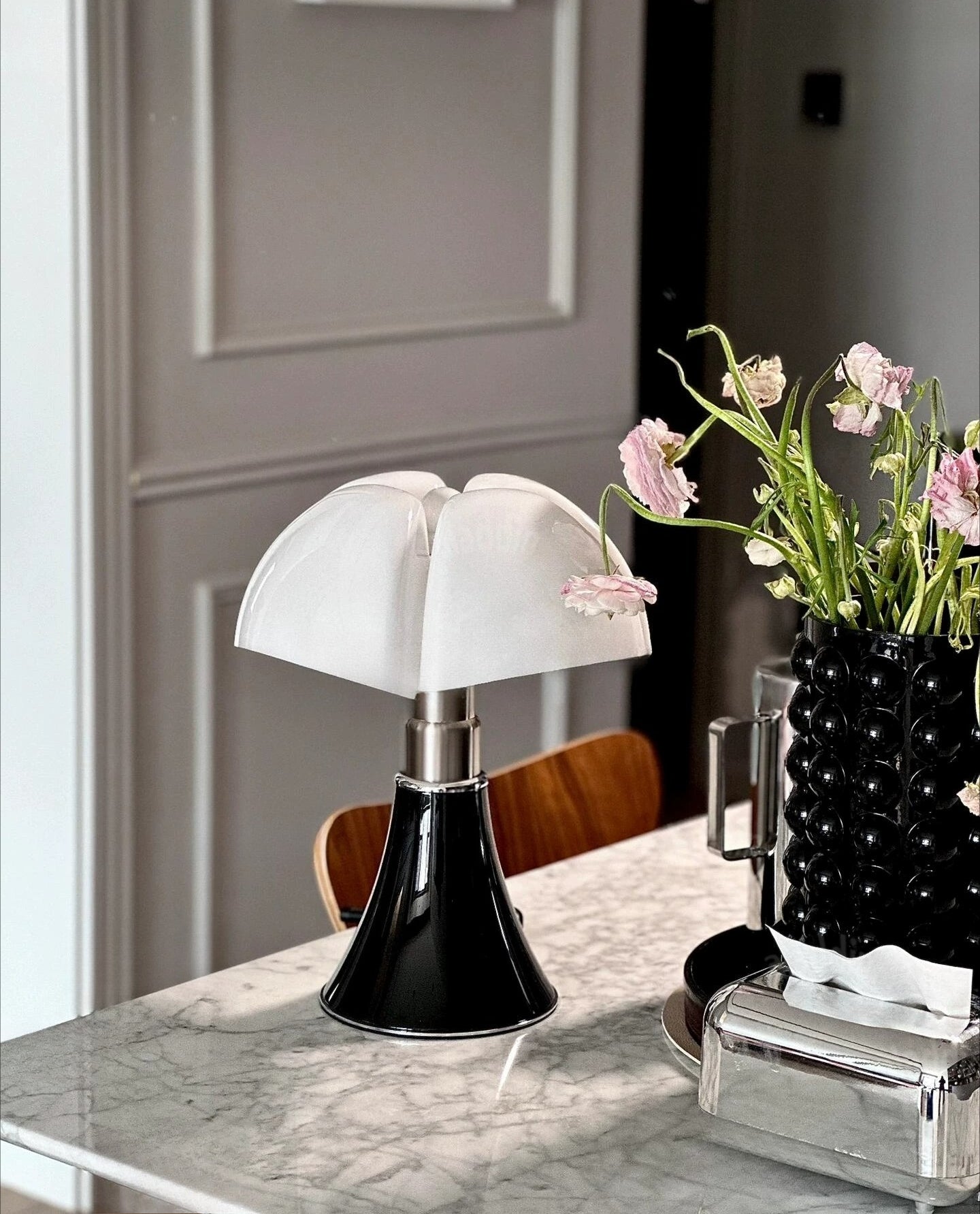 Pipistrello Table Lamp – A Mid-Century Modern Classic With Touch-Dimmable Elegance
