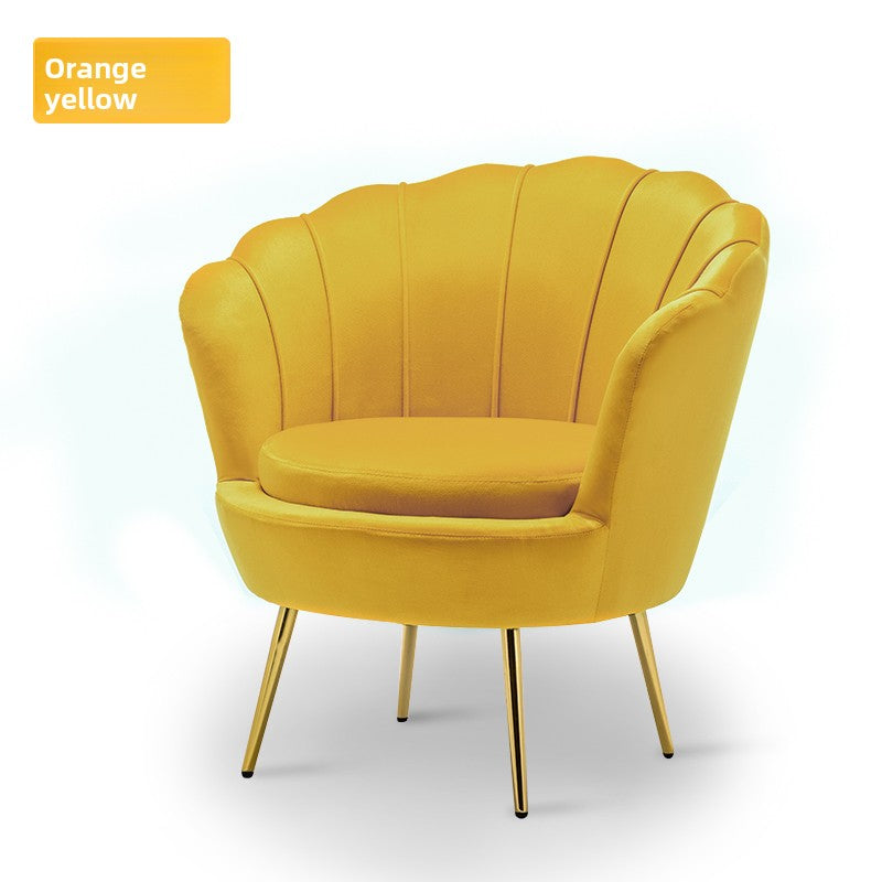 Lujoso sofá nórdico individual: moderno sillón minimalista para sala de estar, dormitorio y espacios boutique.