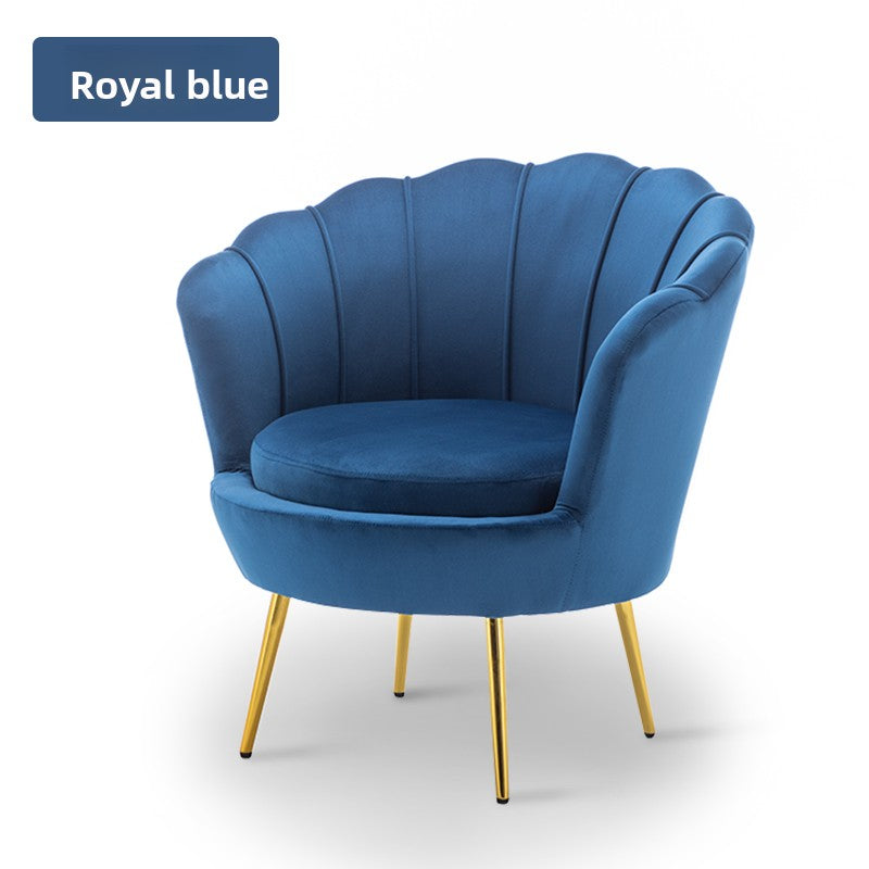 Lujoso sofá nórdico individual: moderno sillón minimalista para sala de estar, dormitorio y espacios boutique.