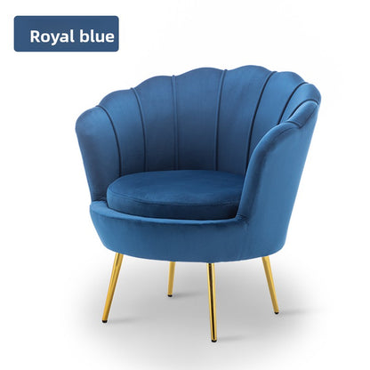 Lujoso sofá nórdico individual: moderno sillón minimalista para sala de estar, dormitorio y espacios boutique.